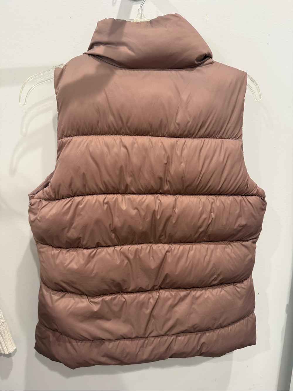 Old Navy Women's Dusty Rose Puffer Vest - Picture 2 of 3
